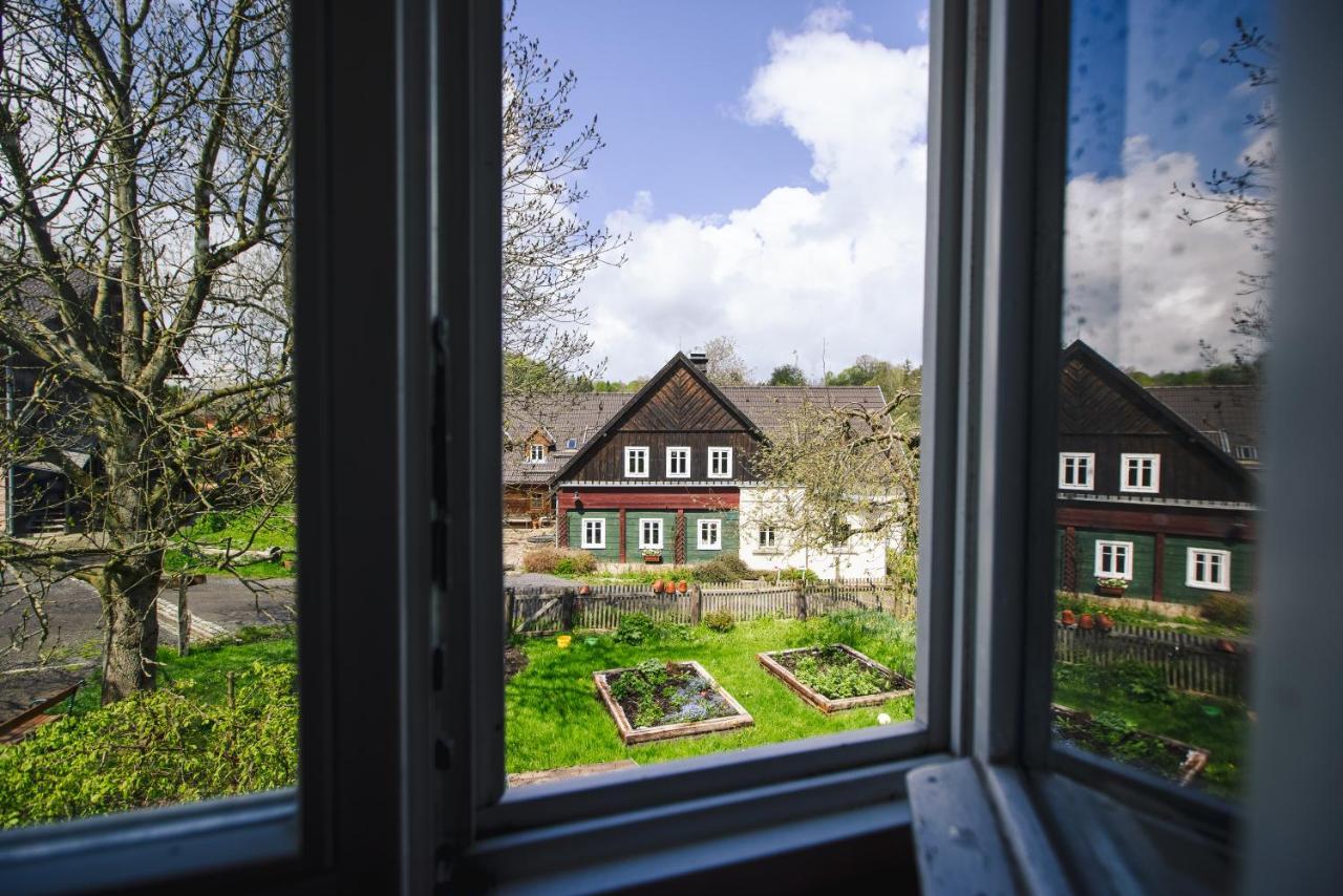 Penzion Na Stodolci Chřibská Esterno foto