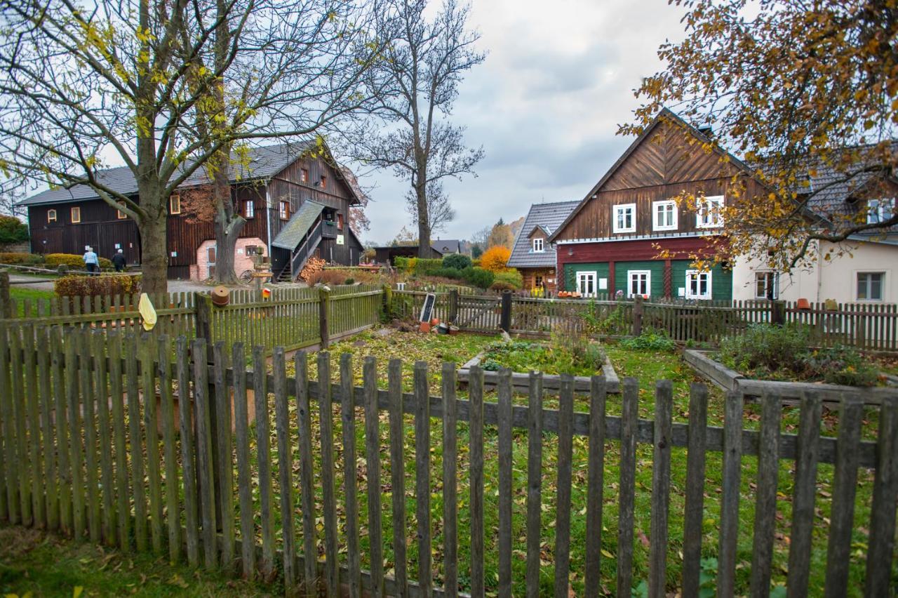 Penzion Na Stodolci Chřibská Esterno foto